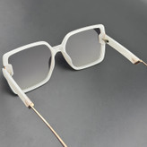 عینک آفتابی پروانه ای زنانه مدل TJ718C21-P115